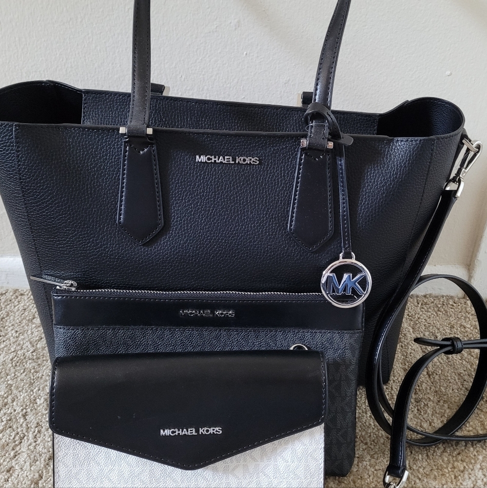 Michael Kors 3 in 1 tote bag